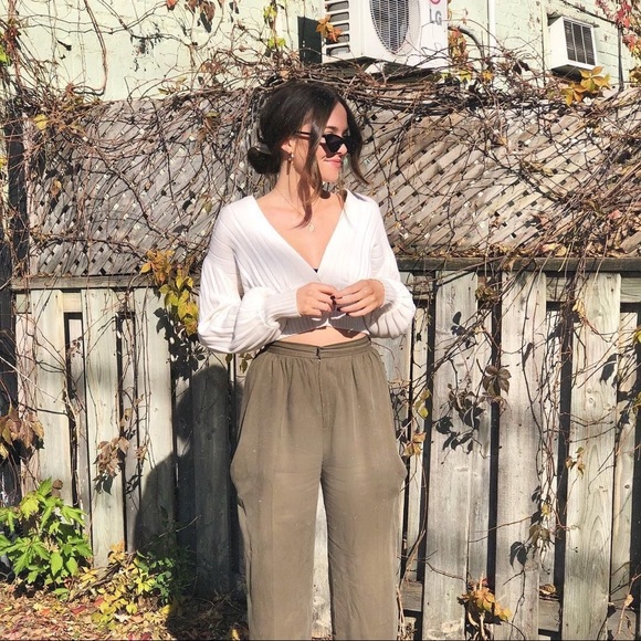 Aritzia Thais Cardigan - Picture 2 of 7